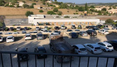aparcament annex al CEIP Antònia Alzina